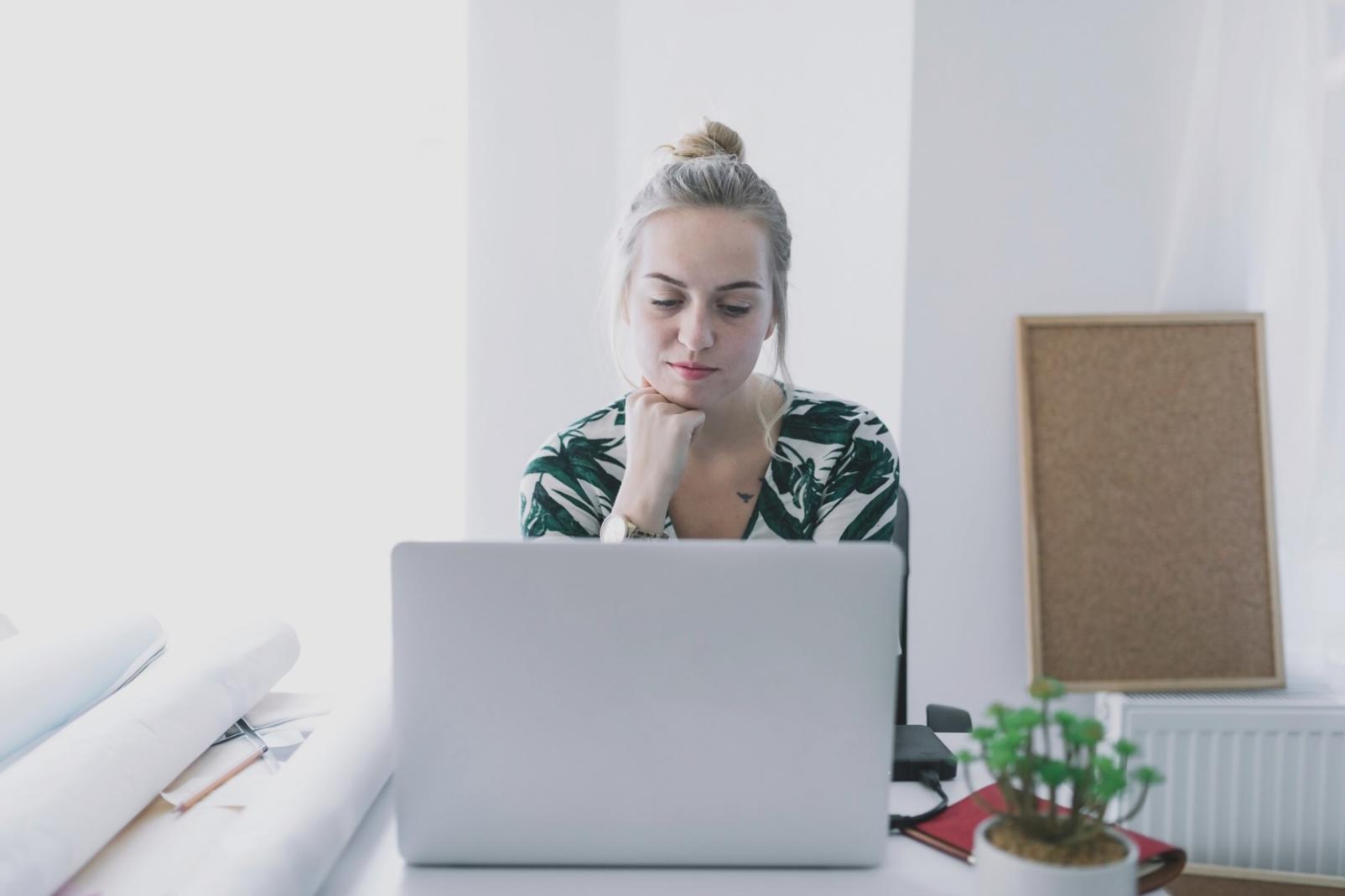 Interface de calendrier d'investissement personnalisé polarenvixa